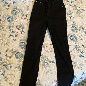 Women’s size 6 tall skinny jeans